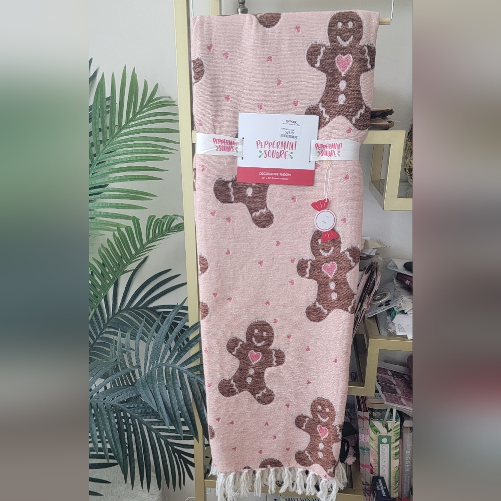 NWT Peppermint Square Gingerbread Christmas Blanket (1)